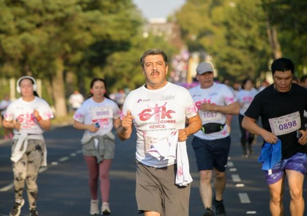 Corren mil 600 ciudadanos contra el cáncer de mama en Atizapán