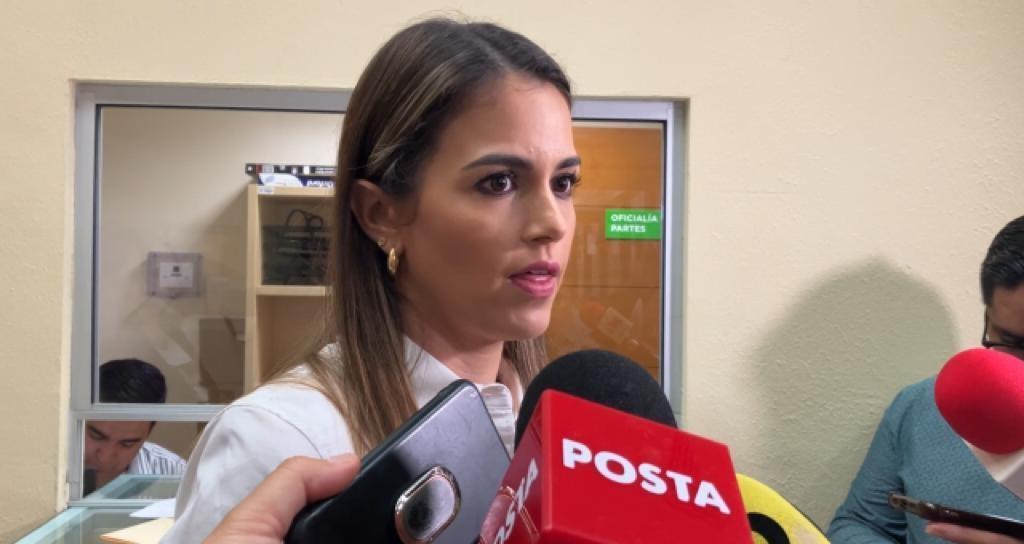 En entrevista Lorena de la Garza Venecia dijo que en la iniciativa proponen que solo se pueda pedir licencia cuando ya va más de dos terceras partes del mandato por el que fue electo. Foto: Armando Galicia