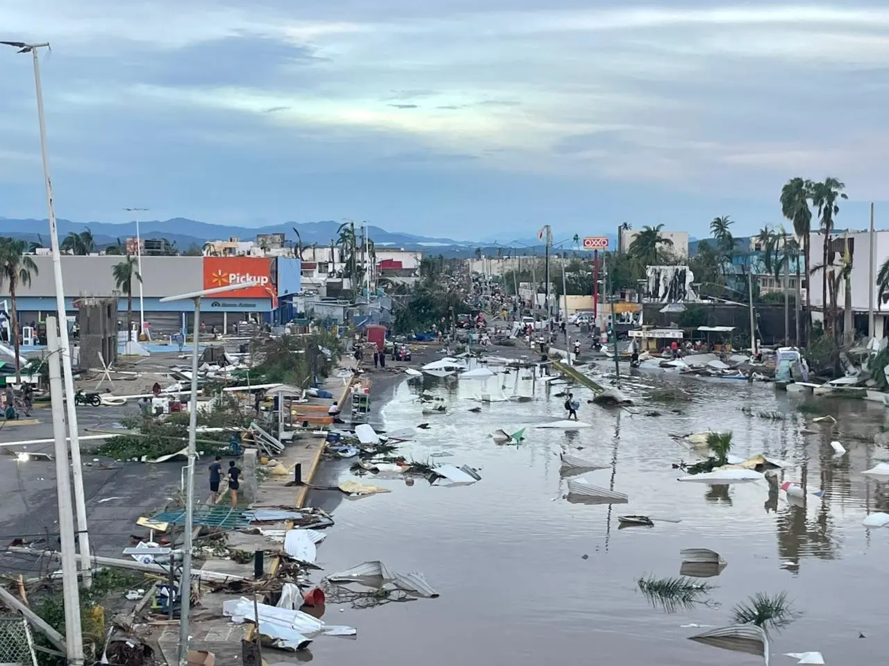 Guerrero: Tragedia y solidaridad en medio de la crisis tras el paso del Otis. Foto:@ElZinEskinas