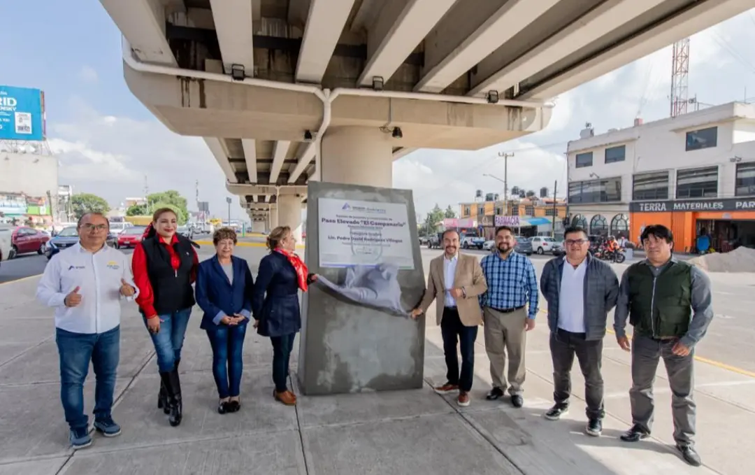 El presidente municipal y miembros del cuerpo edilicio recorrieron esta nueva vialidad. Imagen: Cortesía.