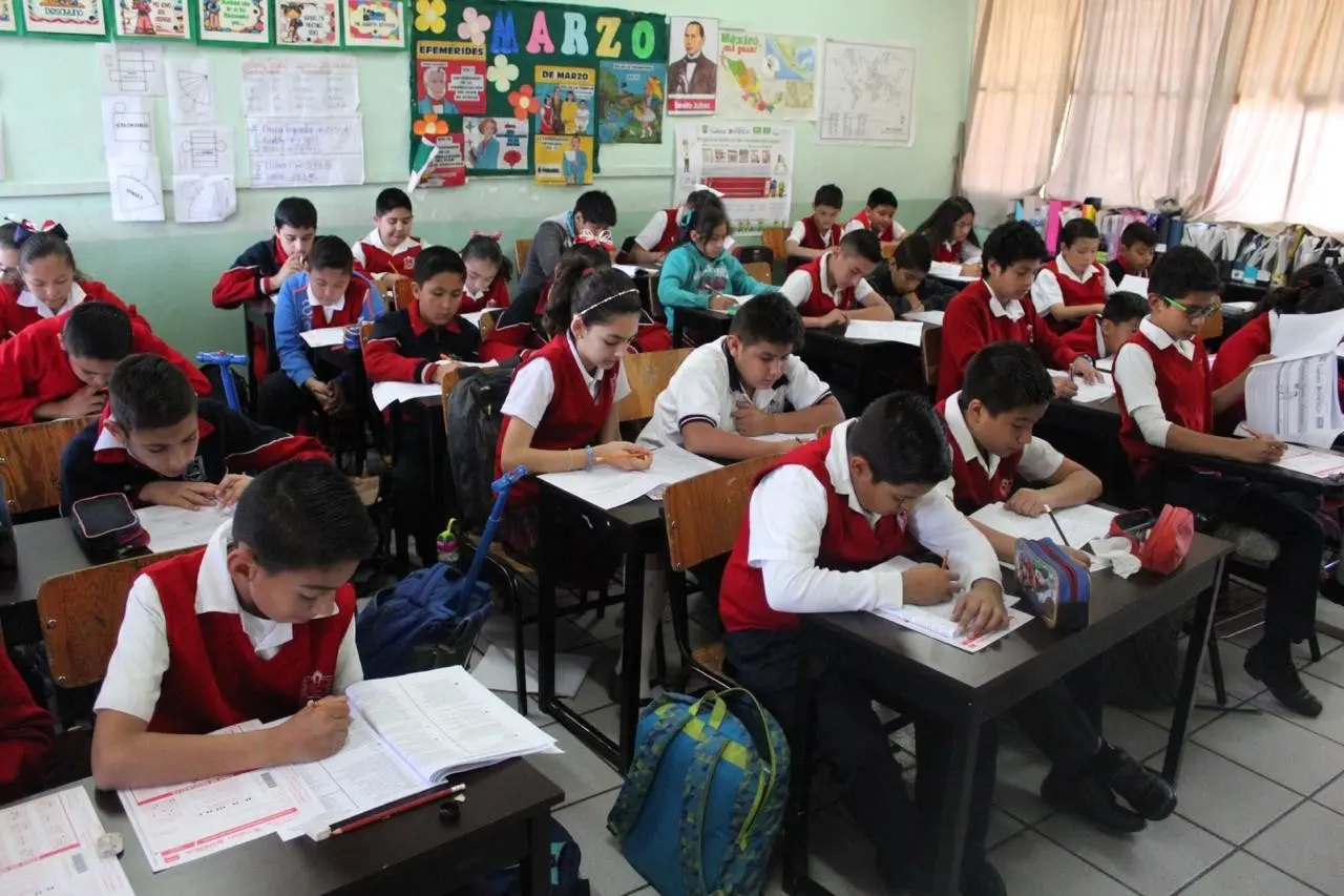El Gobierno de Coahuila adquirió con recursos propios material educativo de la colección Coahuila Educa. (Fotografía: Gobierno de Coahuila)