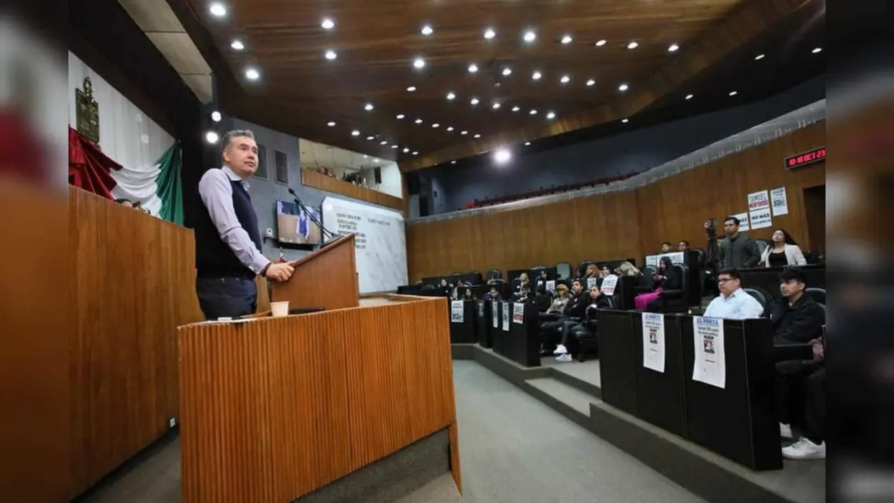 El legislador, dijo que en punto de la medianoche del día 01 de noviembre, inició el proceso por el que busca obtener la candidatura del Movimiento de Regeneración Nacional al Senado de la República. Foto: Cortesía