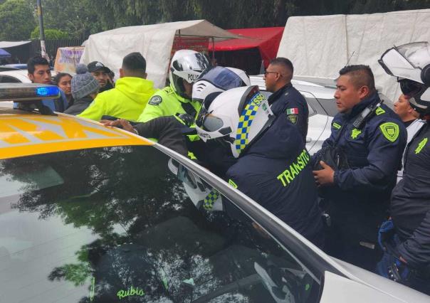 Policías de tránsito recuperan vialidades  y son agredidos por franeleros