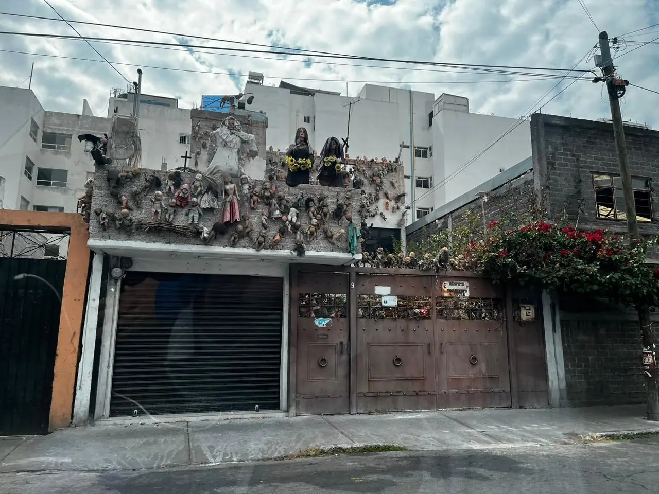 La Morgue de las Muñecas: Una casa para purificar las energías del pasado. Foto: Iván Macías