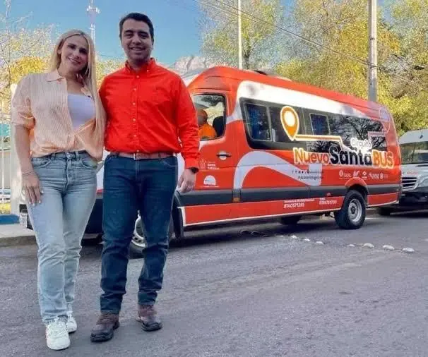 El alcalde Jesús Nava Rivera, destacó que el  programa Nuevo Santa Bus se busca mejorar la calidad del aire y tener una movilidad eficiente y segura. Foto: Gobierno de Santa Catarina