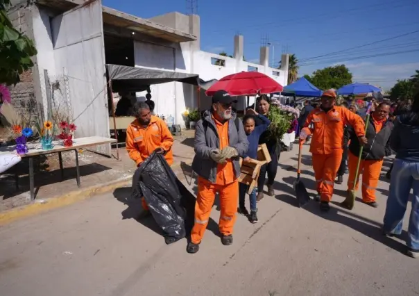 Intensifica La Ola labores de limpieza en panteones de Torreón