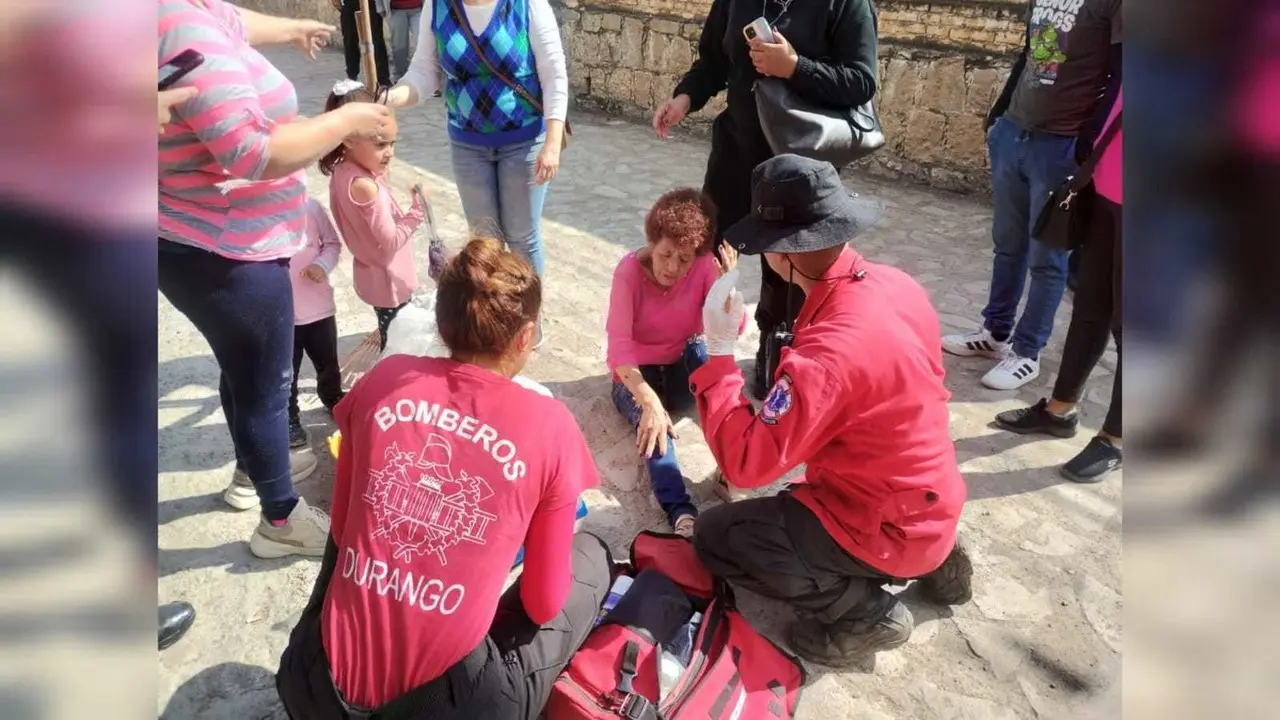 Una mujer de 62 años se desvaneció en el Panteón de Oriente a causa de una insolación. Foto: Cortesía.