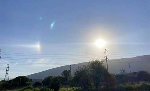 Captan extraña luz en el cielo; se ve desde distintas zonas de Monterrey