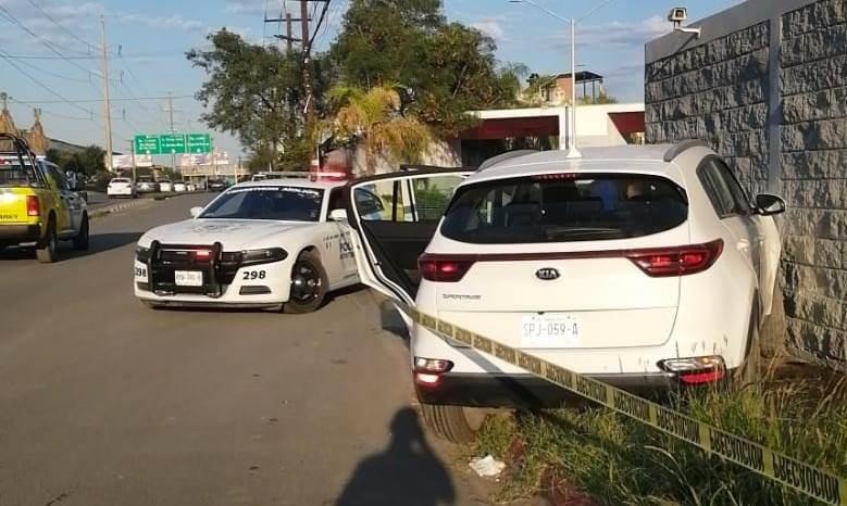 Detienen en minutos a ladrones de una camioneta en Monterrey