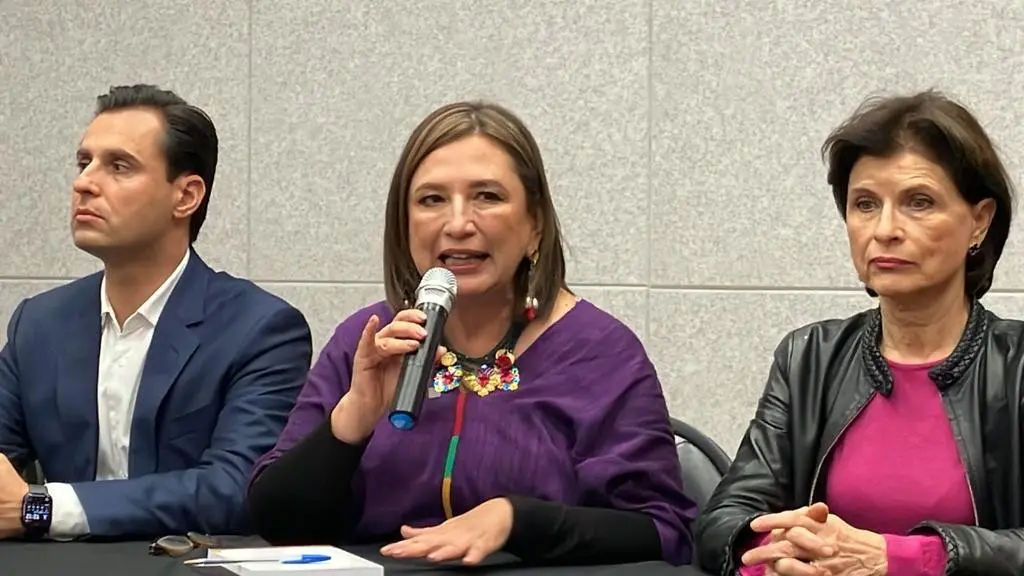 La senadora Xóchitl Gálvez, manifestó que hasta el momento hay solo dos mujeres contendientes para las candidaturas, refiriéndose a la morenista Claudia Sheinbaum. Foto: Armando Galicia