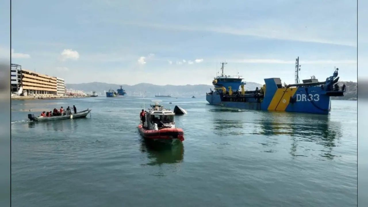 El gobierno de México ajustó la cifra de personas muertas a 47 tras el paso de Otis, que rompió el récord de intensificación de un ciclón en el país al tocar tierra como huracán de categoría 5 en Guerrero. Foto: Twitter/ @SEMAR_mx