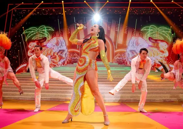 Presenta Katy Perry a su hija Daisy Dove en su residencia Play en Las Vegas