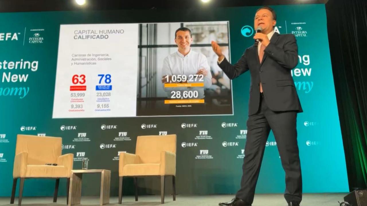 Presenta Esteban ventajas competitivas de Durango ante empresarios de Florida