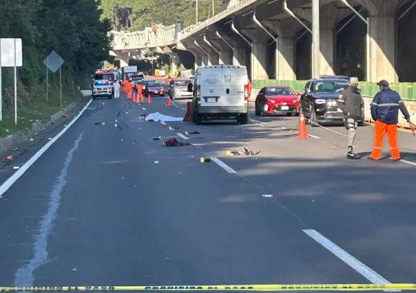 Muere motociclista al derrapar y ser arrollado en la México-Toluca