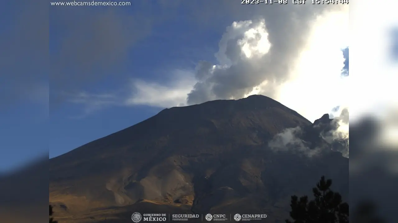 En las últimas 24 horas el Centro Nacional de Prevención de Desastres (Cenapred), reportó 146 exhalaciones acompañadas de vapor de agua y gases volcánicos en el volcán Popocatépetl. Foto: Cenapred