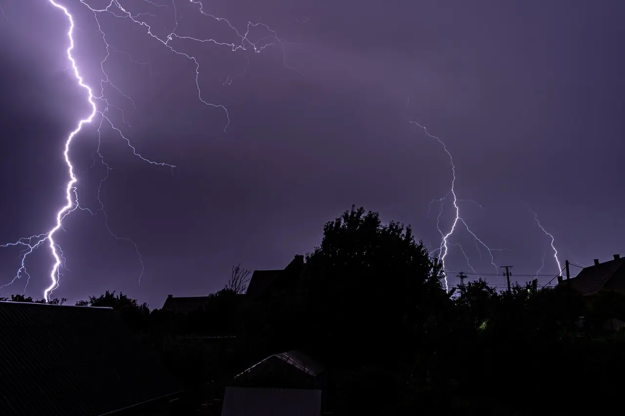 Tormenta eléctrica urbana / Foto: Nikolett Emmert