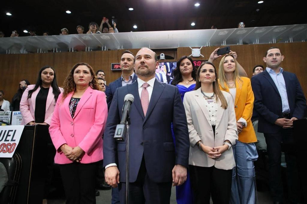 En su demanda, Arturo Salinas reclama que los decretos 480 y 481 emitidos por el Congreso, que contienen su designación y toma de protesta. Foto: Archivo/ Armando Galicia