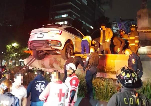 VIDEO: Difunden la forma en que camioneta subió a fuente de la Diana Cazadora