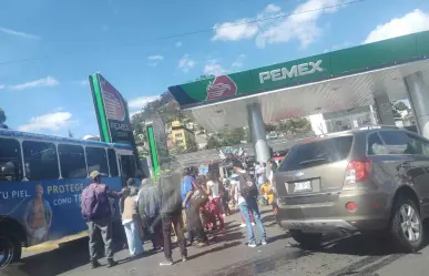 VIDEO: Choca transporte público con dos camionetas en Toluca, deja 20 lesionados