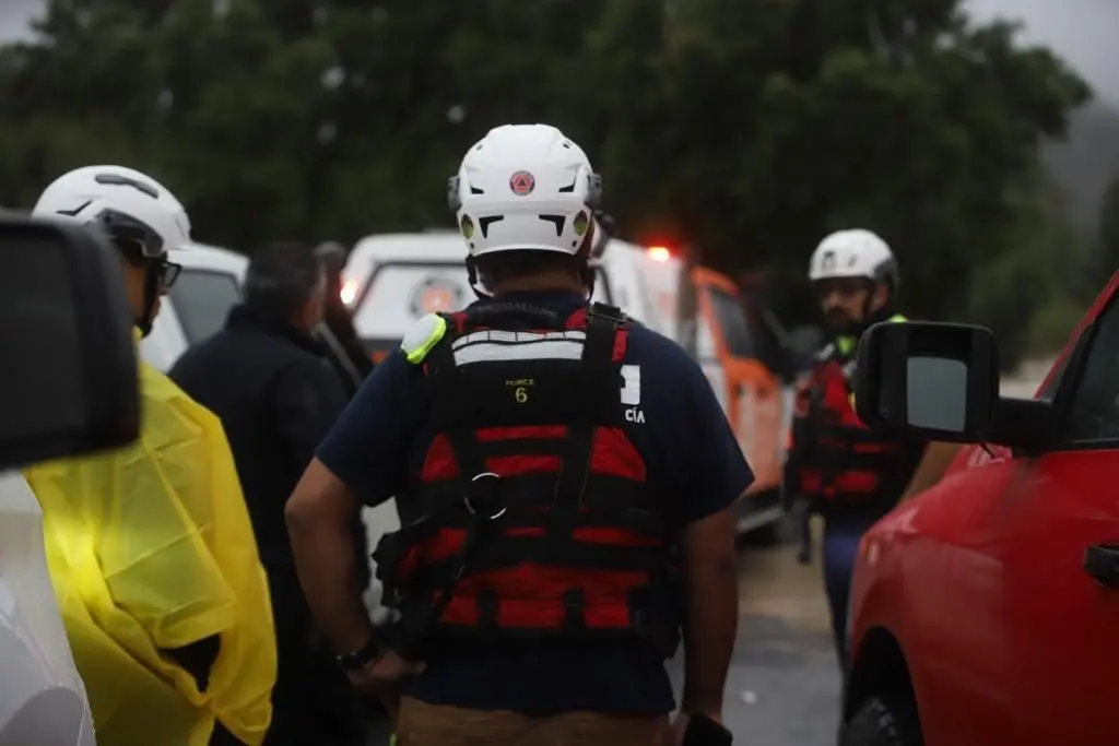 Arrastra corriente a mujer en el río Salinas de García, Nuevo León