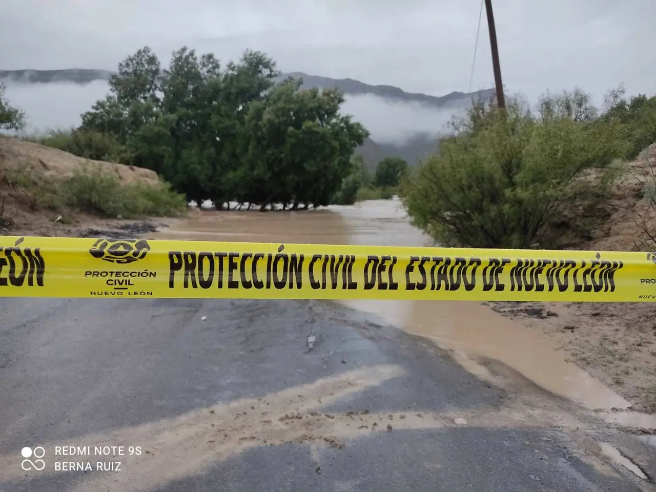 Como medida preventiva, se acordonó el paso por el puente El Milagro y el puente Icamole. Fotos. PCNL