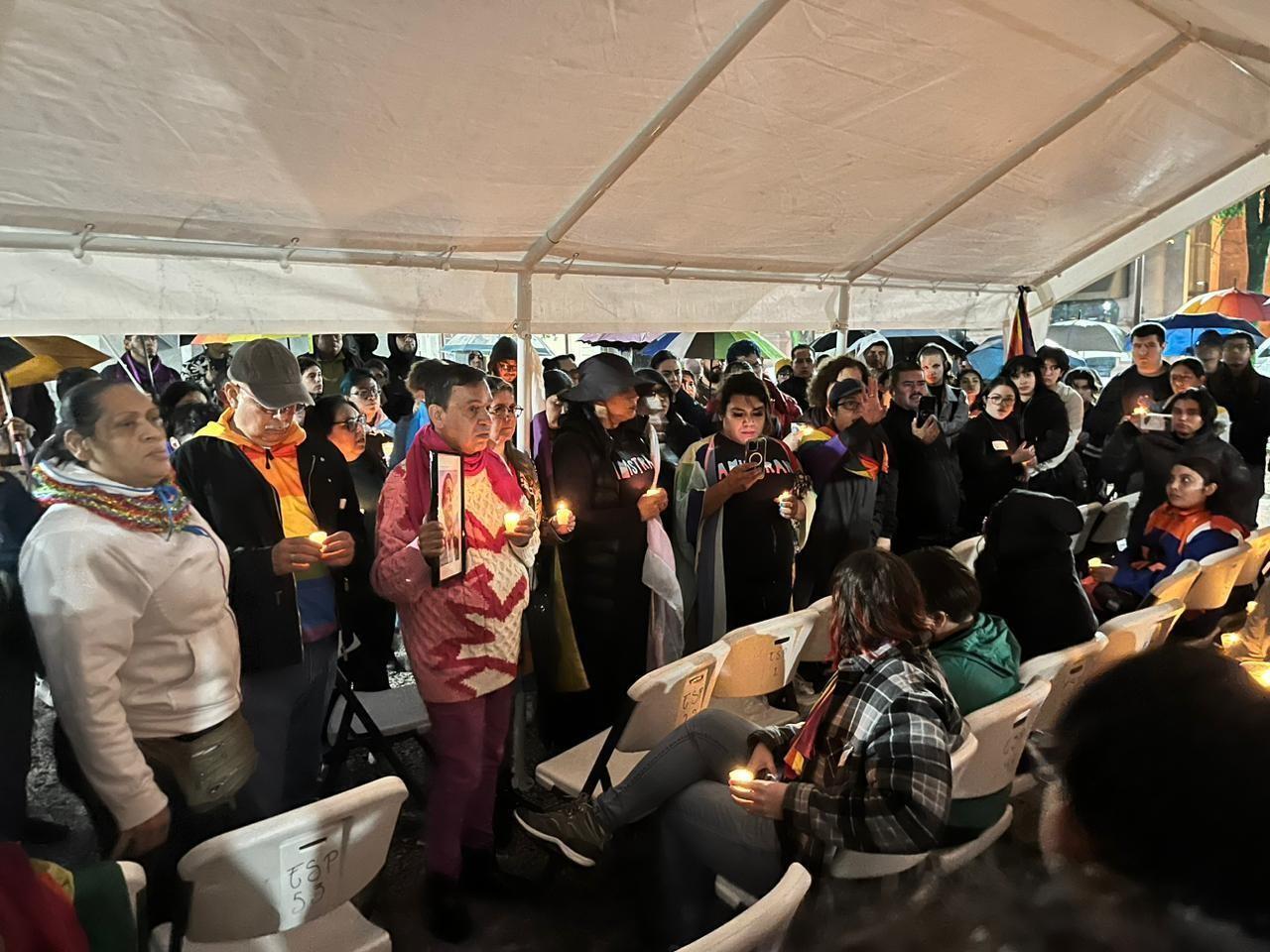 Realizan vigilia por Magistrade; comunidad LGBT+ exige justicia