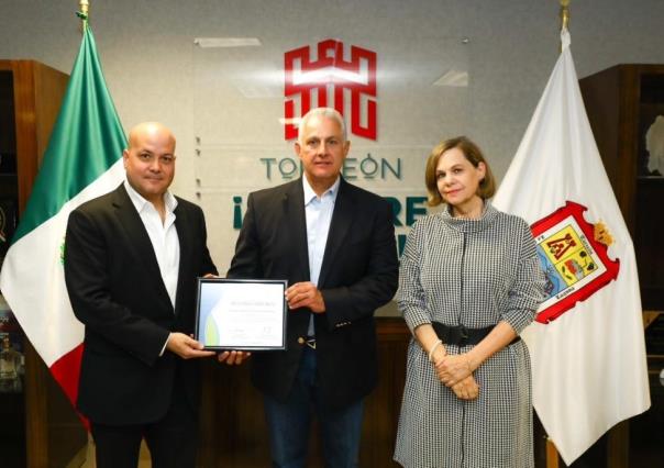 Reconocen a alcalde de Torreón por su compromiso en el tema de acción climática