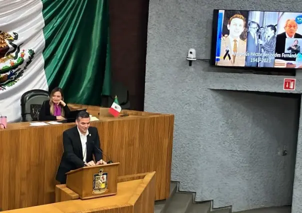 Brinda Congreso un minuto de aplausos en honor al arquitecto, Héctor Benavides