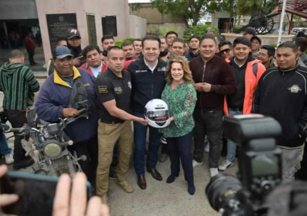 Anuncian entrega de cascos gratuitos para motociclistas de Gómez Palacio