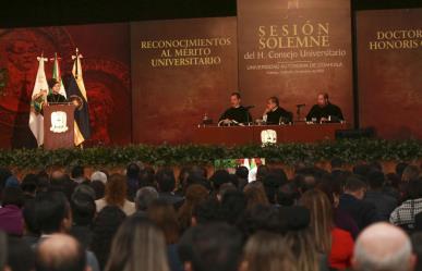 Entrega UADEC reconocimientos a universitarios destacados