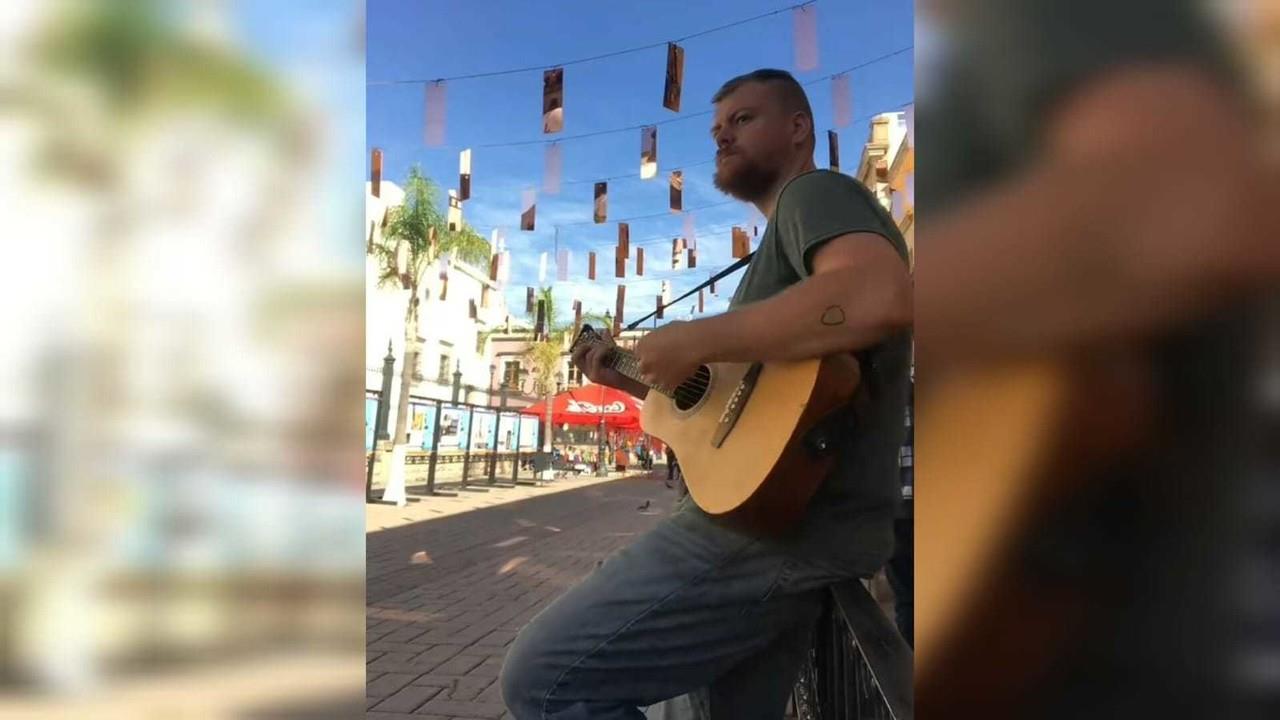 Un joven viajero australiano, platica como fue que encontró un hogar y una historia de amor en tierras mexicanas, exactamente en el estado de Durango. Foto: Tiktok/ @andovoices.
