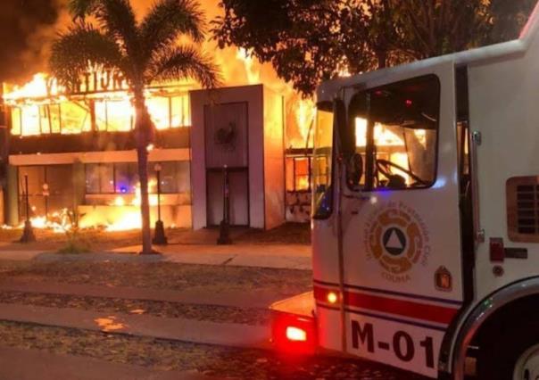 Incendian dos bares en la capital de Colima