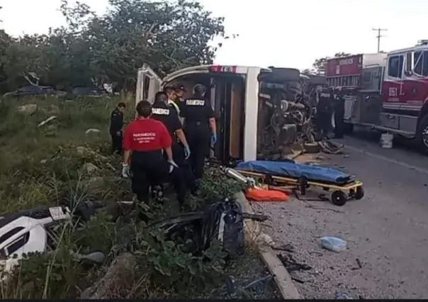 Aparatoso accidente en Conkal deja heridos y daños materiales