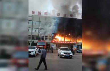 Mueren 26 personas tras incendiarse edificio en Shanxi, China