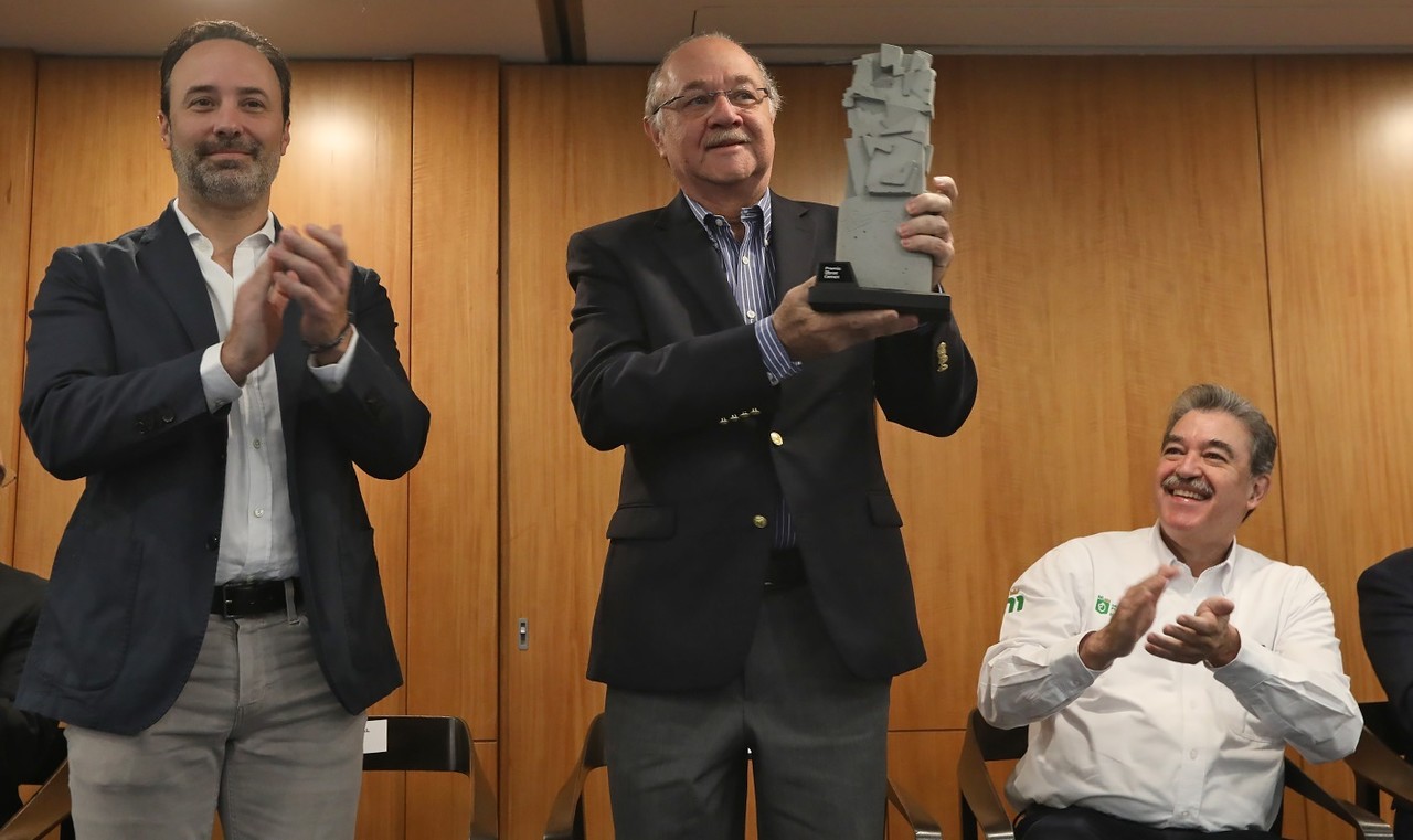 Galardona CEMEX al Gobierno de Nuevo León con el Premio Obras Cemex 2023