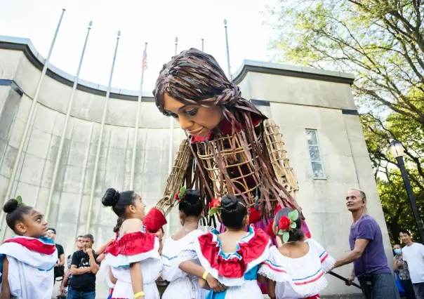 ¡Llega a Iztapalapa la marioneta Pequeña Amal!