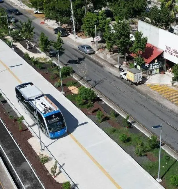 El nuevo proyecto de movilidad en Mérida, el Ie-Tram, comenzó sus pruebas de operación en la vía que va de La Plancha a Teya