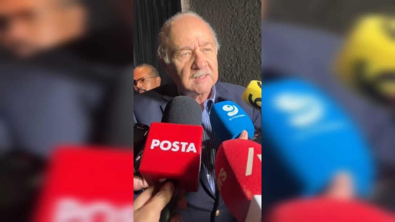 El secretario general de Gobierno, Javier Navarro, aseguró que fungirá como encargado del despacho del gobernador con licencia Samuel García. Foto: Rosy Sandoval