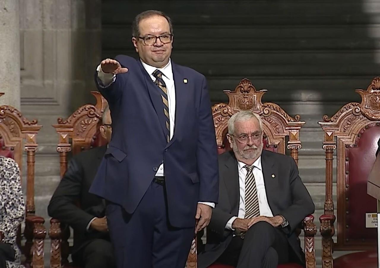 La UNAM es nacional y autónoma, dijo Lomelí Vanegas en su discurso. Foto: UNAM.