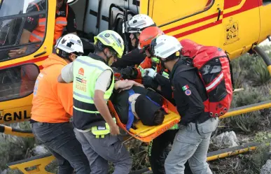 Rescatan a hombre en La Huasteca de Santa Catarina