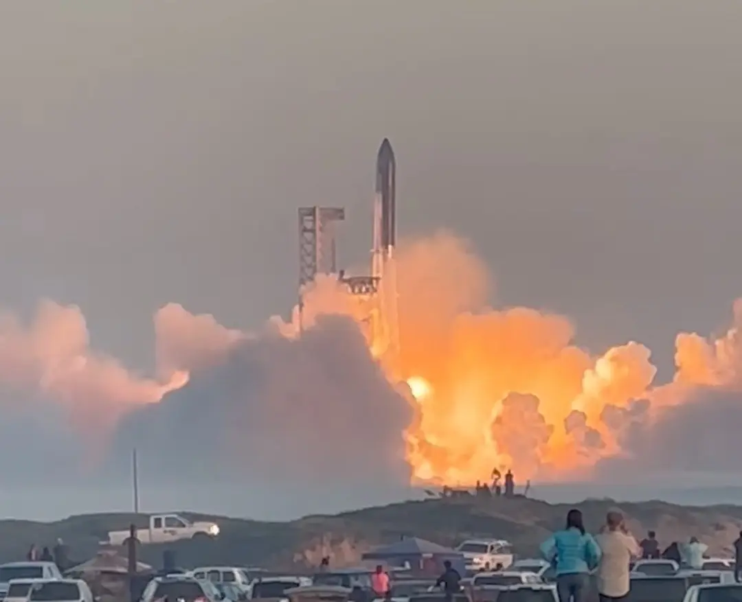 Lanzamiento del Starship avistado desde playa Bagdad en Matamoros, Tamaulipas.