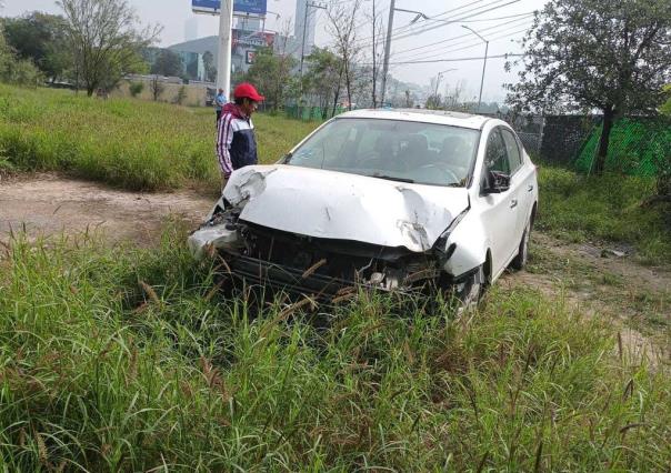 Accidente vial sin heridos en Av. Antonio L. Rodríguez y el Puente Miravalle