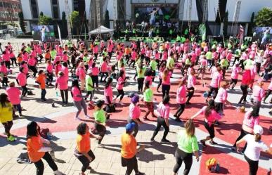 Hacen mega clase de zumba en Ecatepec, participan más de dos mil personas