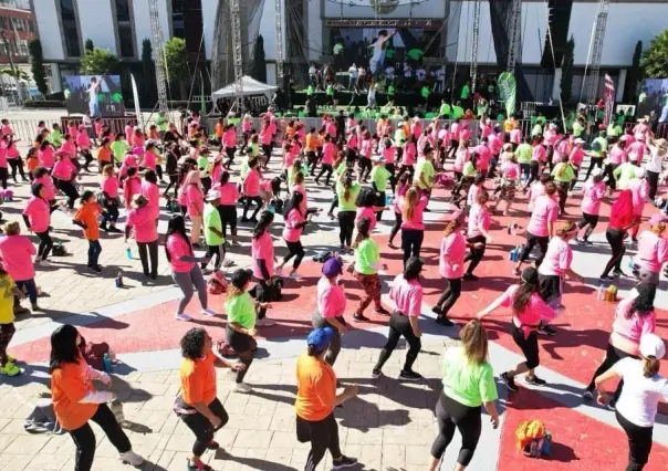 Hacen mega clase de zumba en Ecatepec, participan más de dos mil personas