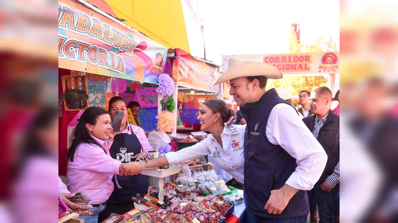 Agradecen Esteban y Marisol a los miles de duranguenses por su granito de arena