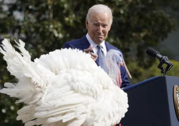 Biden indulta a pavos de Día de Acción de Gracias y celebra su cumpleaños 81