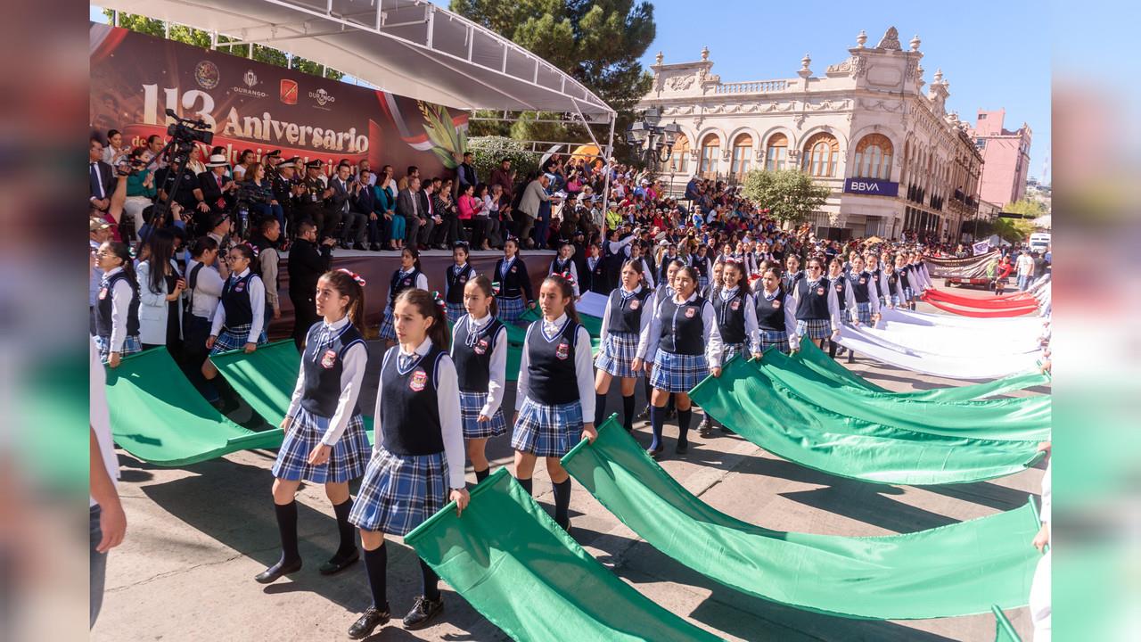 Desfile Cívico-Deportivo en Durango conmemora 113 Aniversario de la Revolución Mexicana