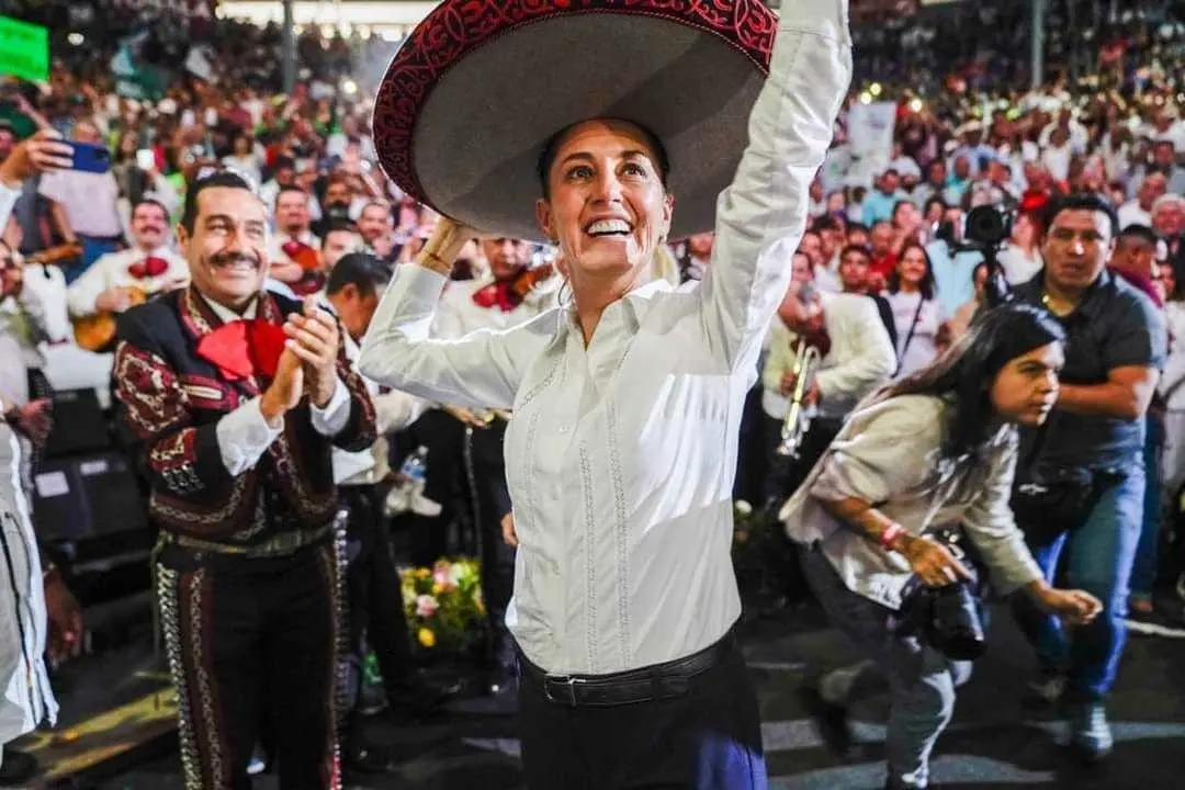 Sheinbaum arranca precampaña, se dice orgullosa de ser parte de la transformación del país. Foto: Facebook.