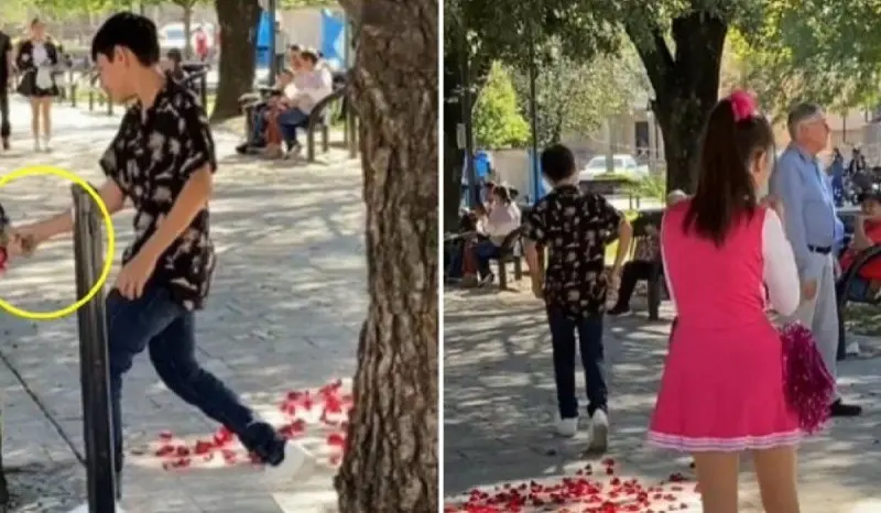 Tras el rechazo del ramo, el joven, en un arrebato de ira y desilusión por sentirse rechazado, optó por romperlo frente a un árbol. Foto: Especial.