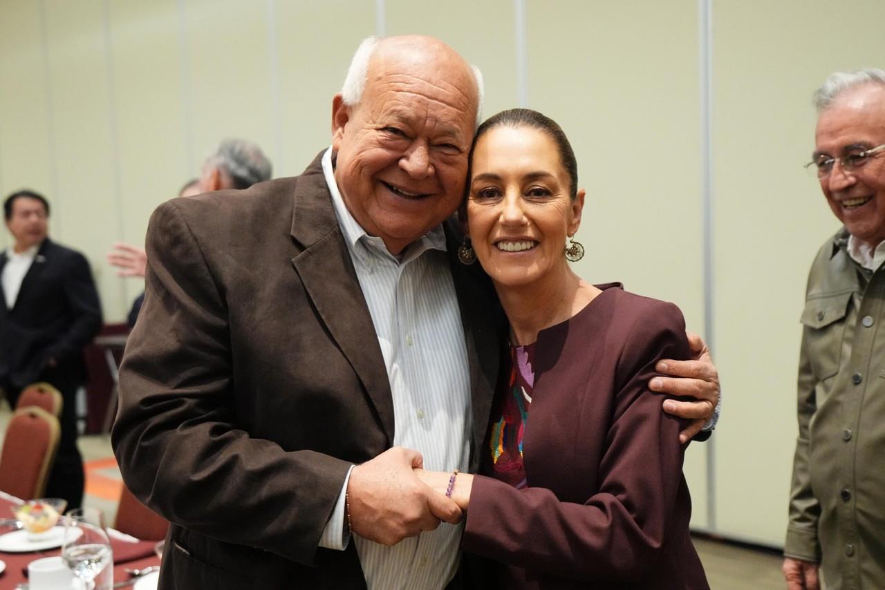 Gobernador Víctor Castro acompañó a Claudia Sheinbaum a su registro como precandidata única a la Presidencia por la coalición Juntos haremos historia. Foto: X @VictorCastroCos